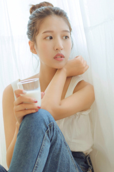 一面亲上边一面膜下边吡吡啦啦啦
